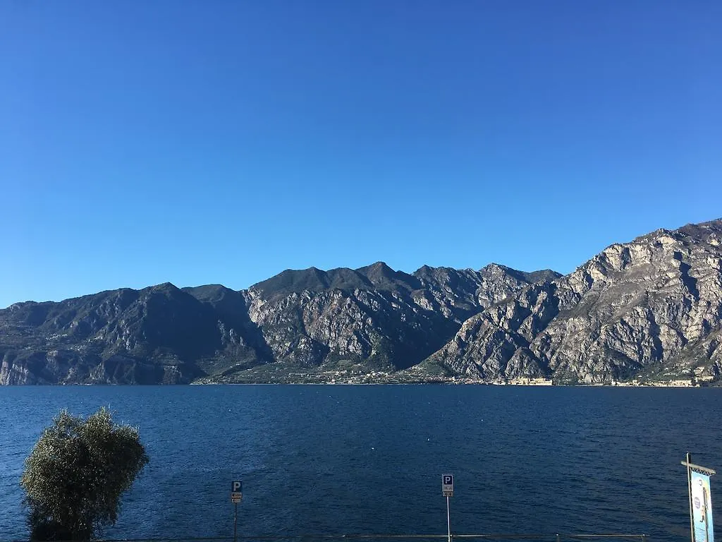 **  Hotel Vela Azzurra Navene Italy