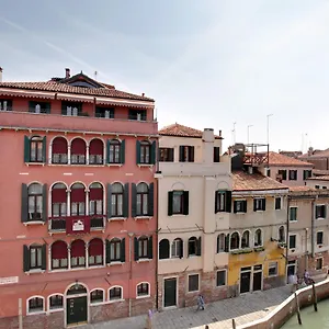Gasthuis Palazzo Schiavoni Residenza D'epoca & Suite-apartments